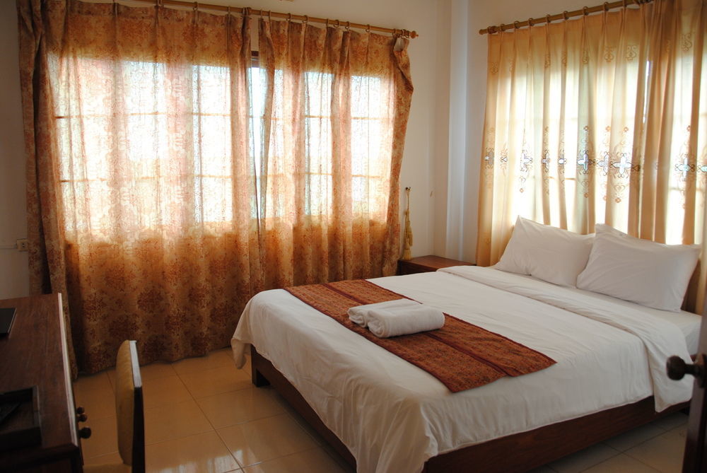 Nalinthone Guesthouse Ban Nongdouang Exterior foto