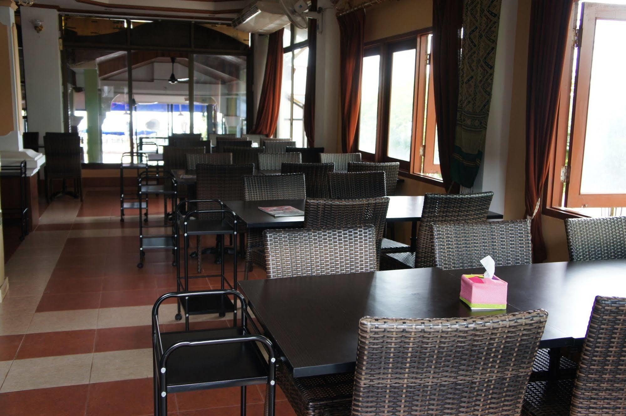 Nalinthone Guesthouse Ban Nongdouang Exterior foto